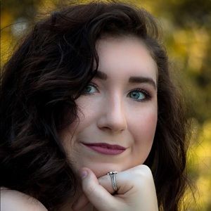 Meet your Posher, Ellie